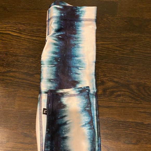 3 pairs of Terez leggings - Picture 4 of 4